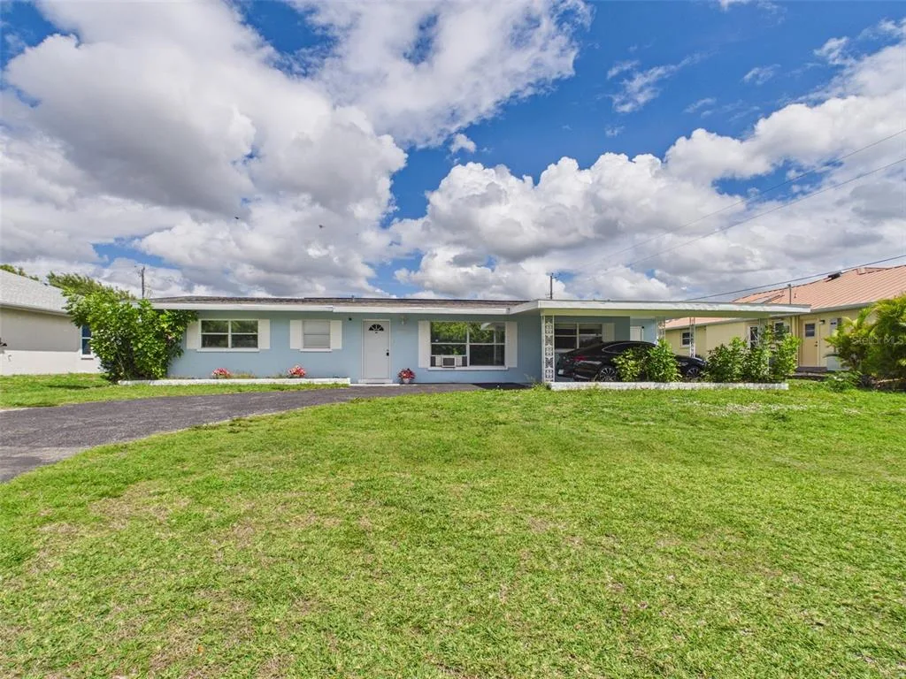 420 GREENWICH AVENUE NW, PORT CHARLOTTE, FL 33952