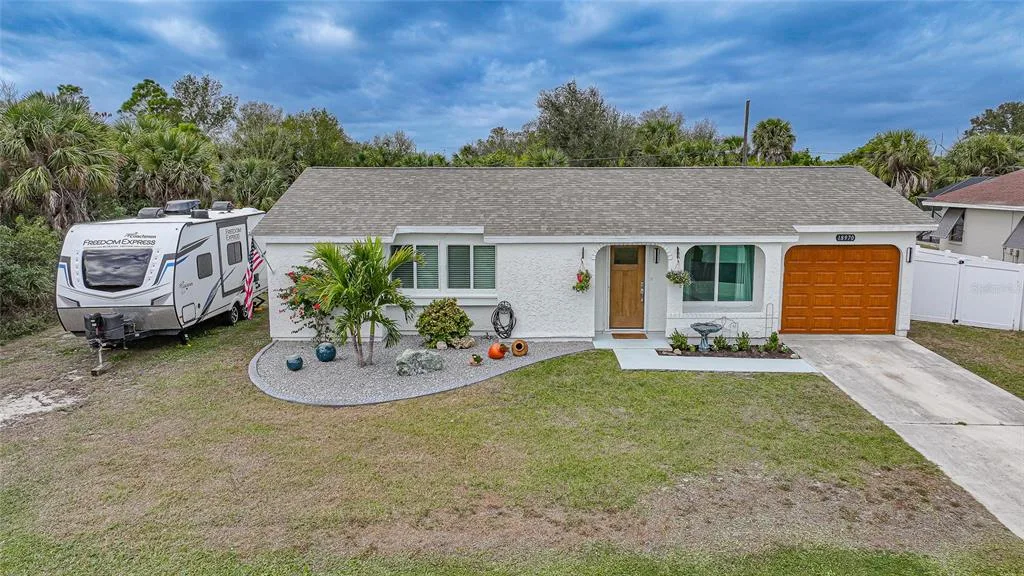 18970 MCGRATH CIRCLE, PORT CHARLOTTE, FL 33948