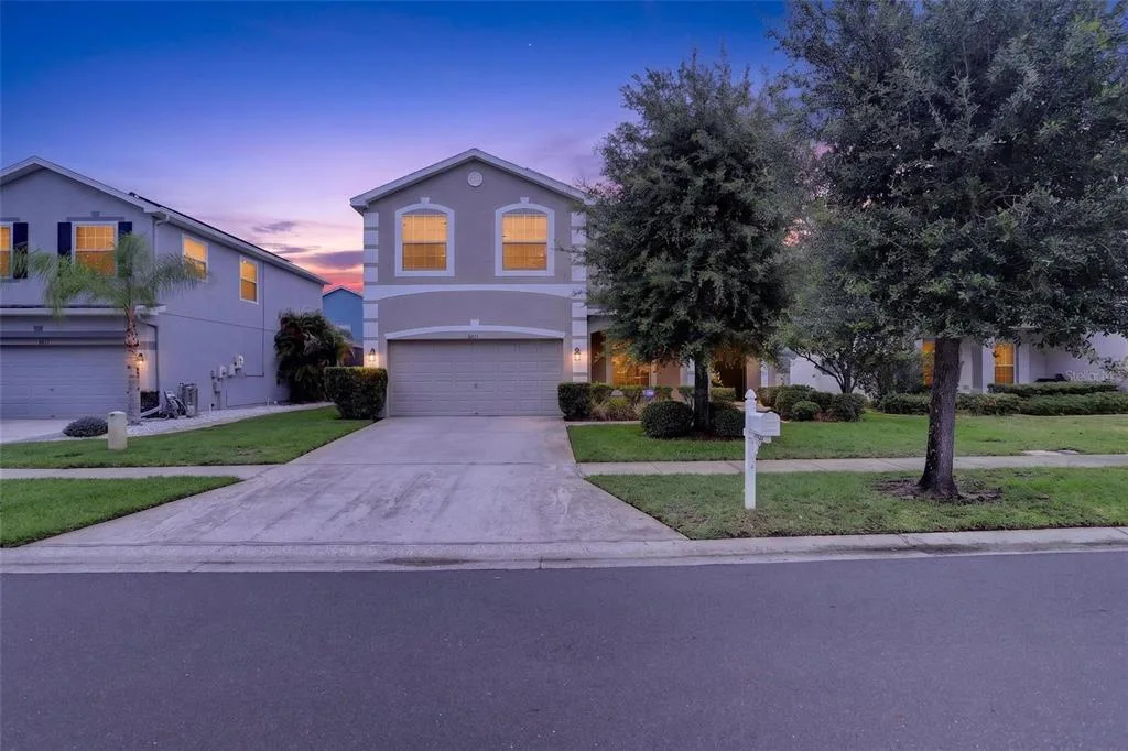 8821 N RIVER ROAD, TAMPA, FL 33635