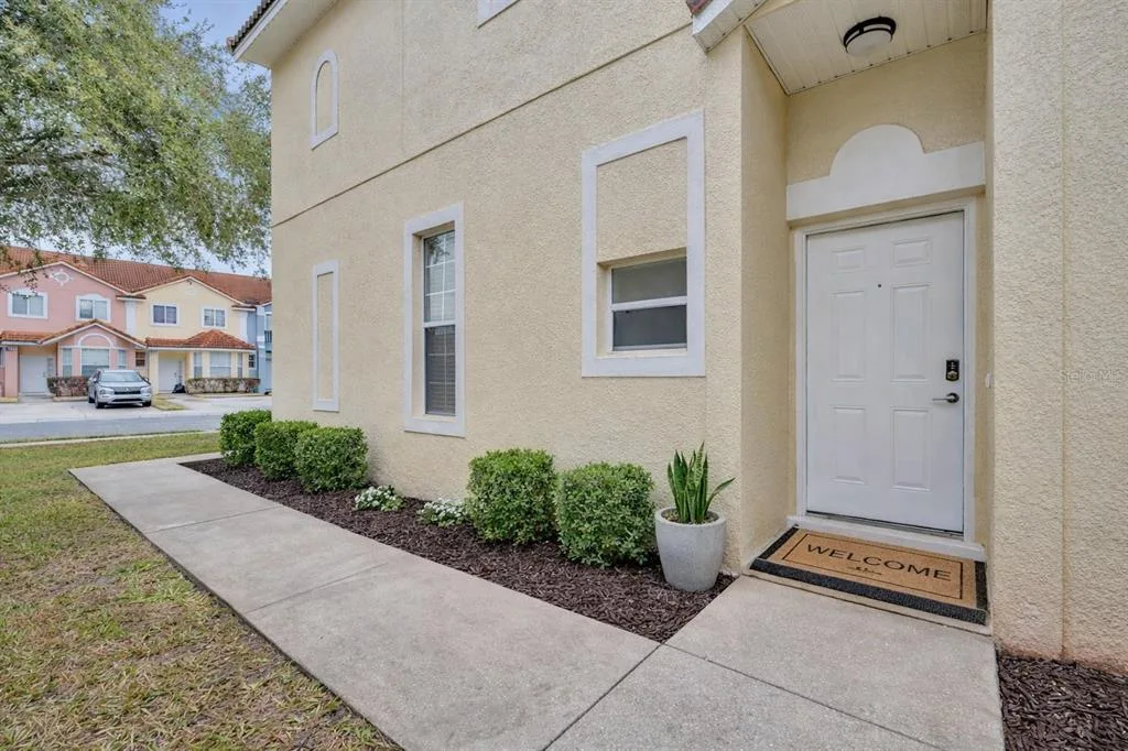 1172 S BEACH CIRCLE, KISSIMMEE, FL 34746