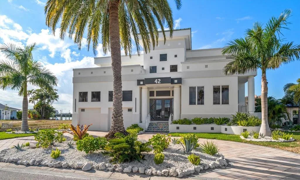 42 MIDWAY ISLAND, CLEARWATER BEACH, FL 33767