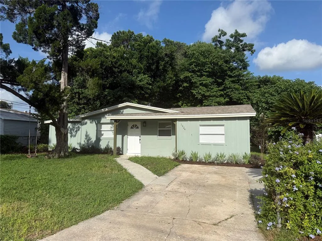 1224 HELEN STREET, APOPKA, FL 32703