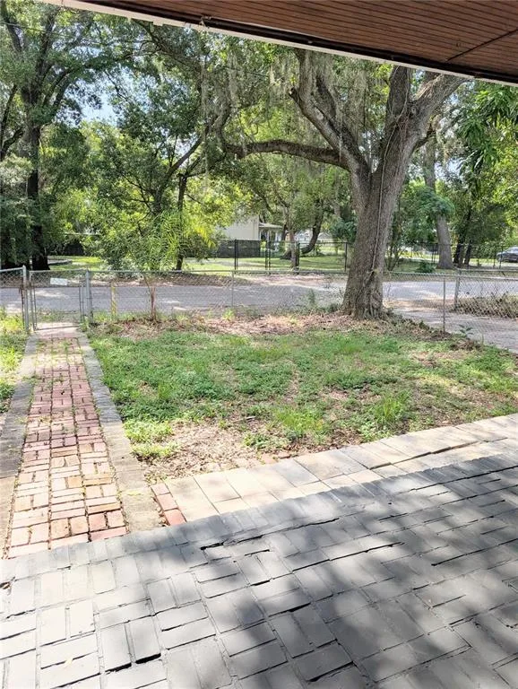 8206 N 19TH STREET, TAMPA, FL 33604