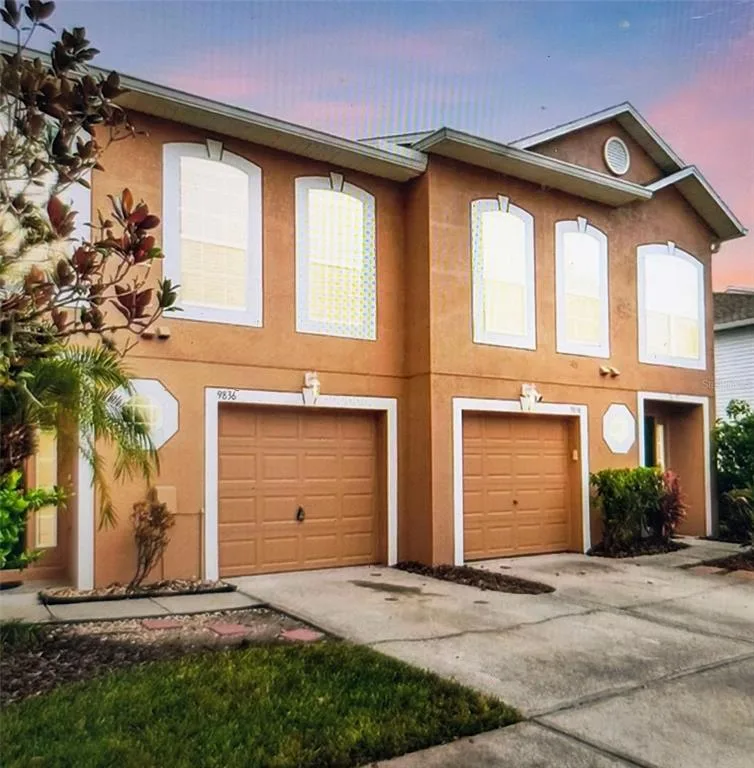 9836 ASHBURN LAKE DRIVE, TAMPA, FL 33610