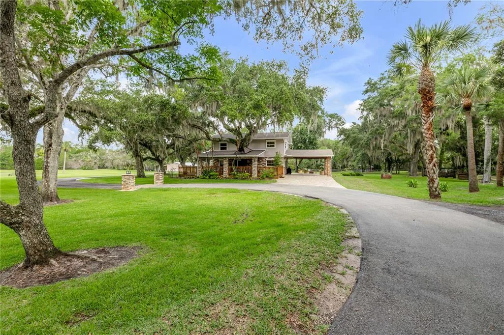 800 HIDDEN OAKS LANE, OAK HILL, FL 32759