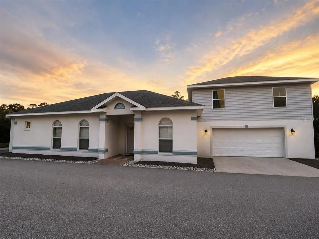 217 E 19TH AVENUE, MOUNT DORA, FL 32757