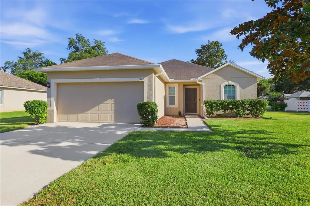 802 GRAND PARK COURT, DELAND, FL 32724