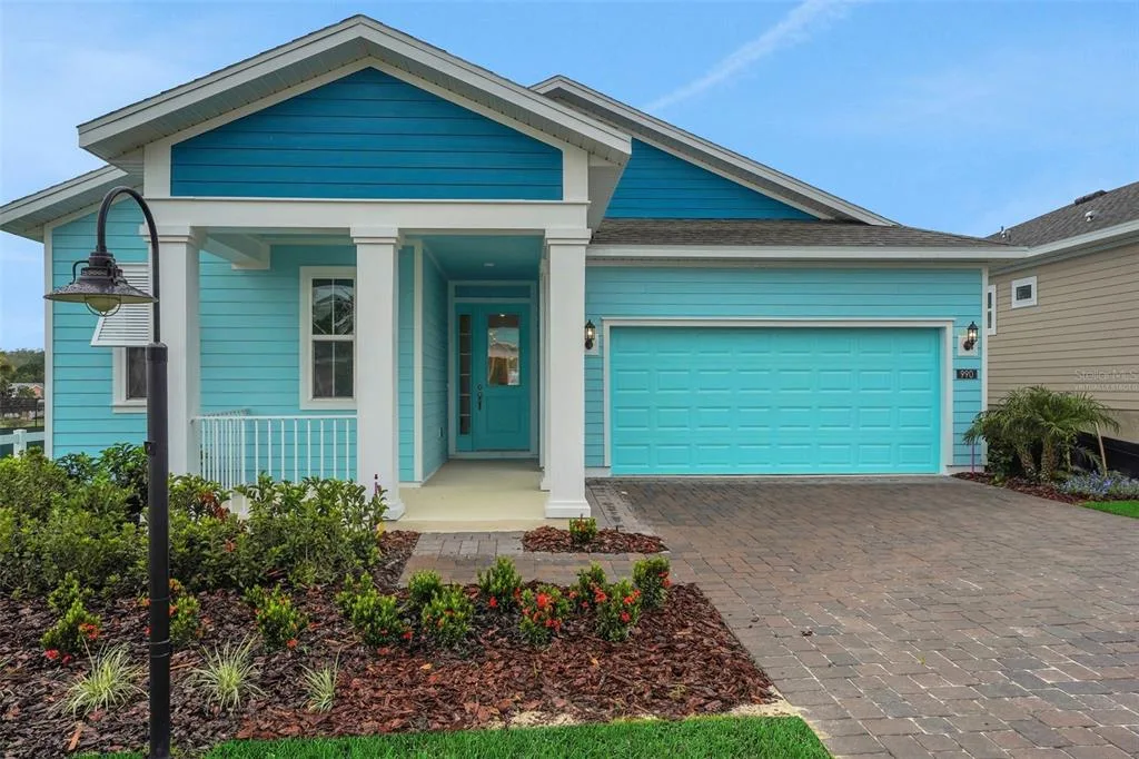 1026 FIESTA KEY CIRCLE, LADY LAKE, FL 32159