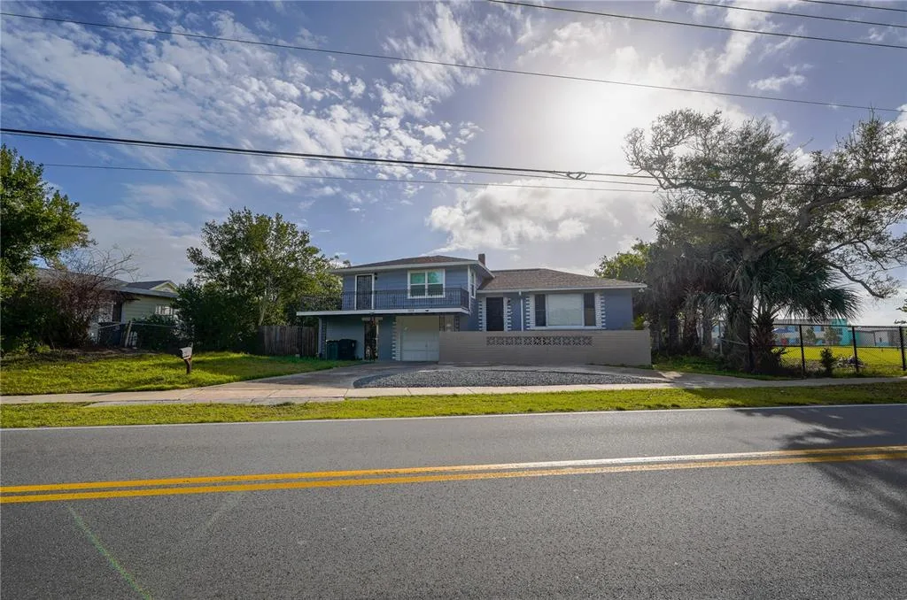 1208 N HALIFAX AVENUE, DAYTONA BEACH, FL 32118