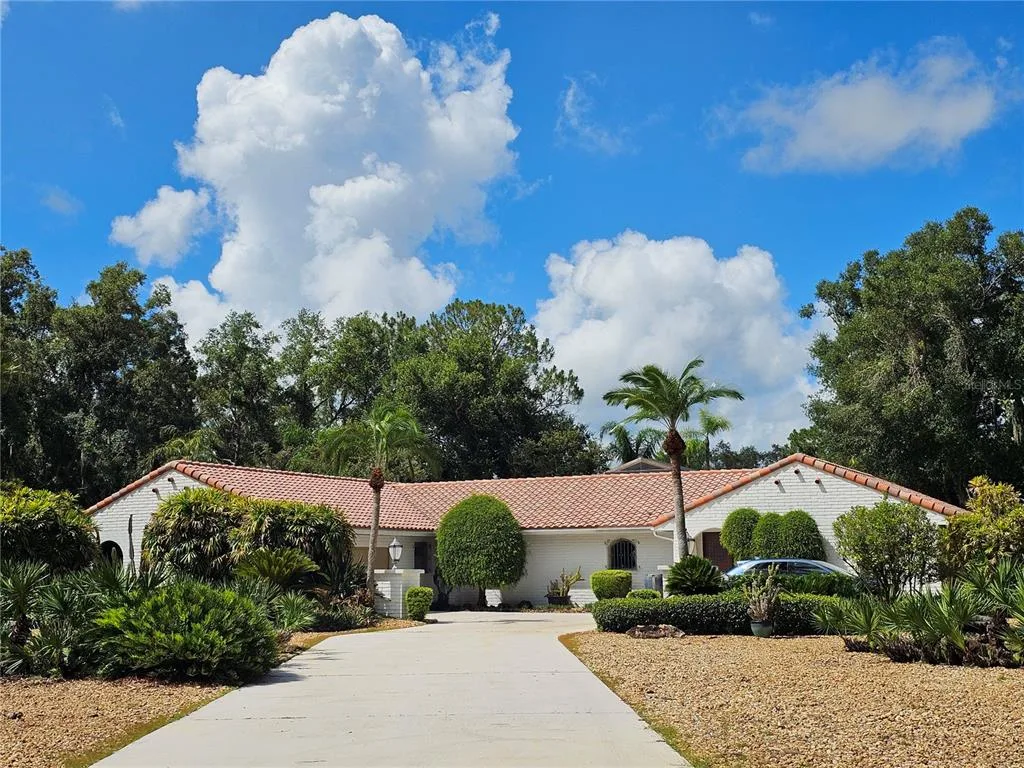 200 ISLAND WAY, WINTER HAVEN, FL 33884