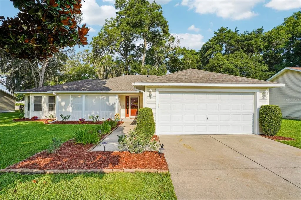 108 CHERRY BLOSSOM LANE, LADY LAKE, FL 32159
