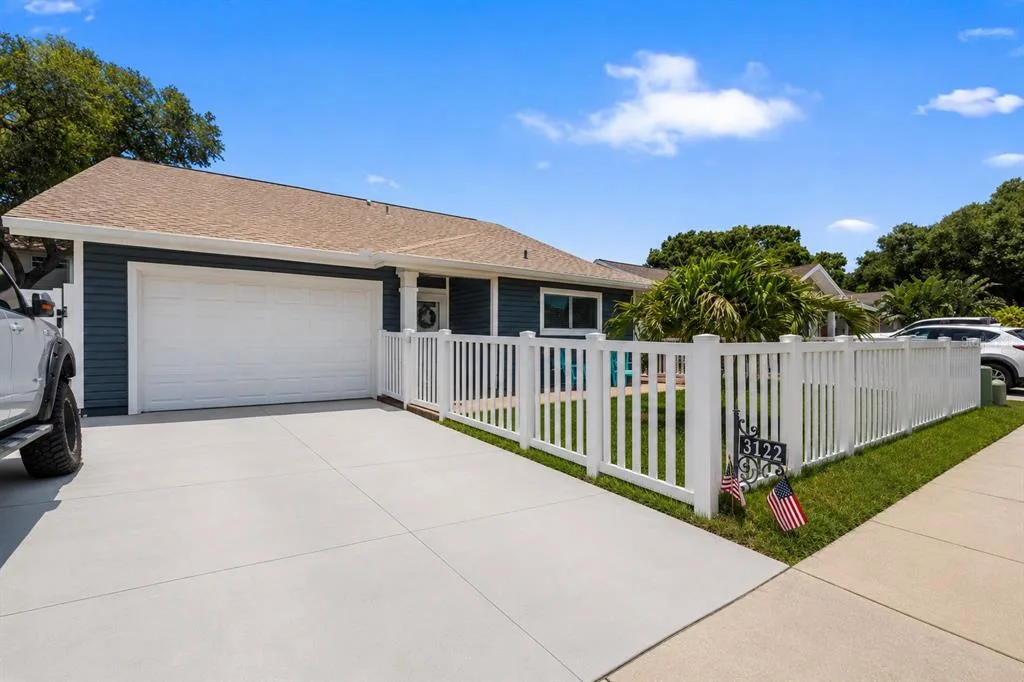 3122 WHISPERING DRIVE N, LARGO, FL 33771