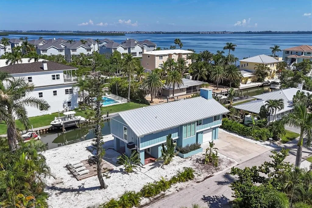 825 TARAWITT DRIVE, LONGBOAT KEY, FL 34228