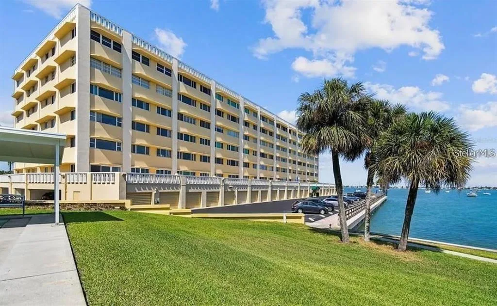 100 BLUFF VIEW DRIVE # 308A, BELLEAIR BLUFFS, FL 33770