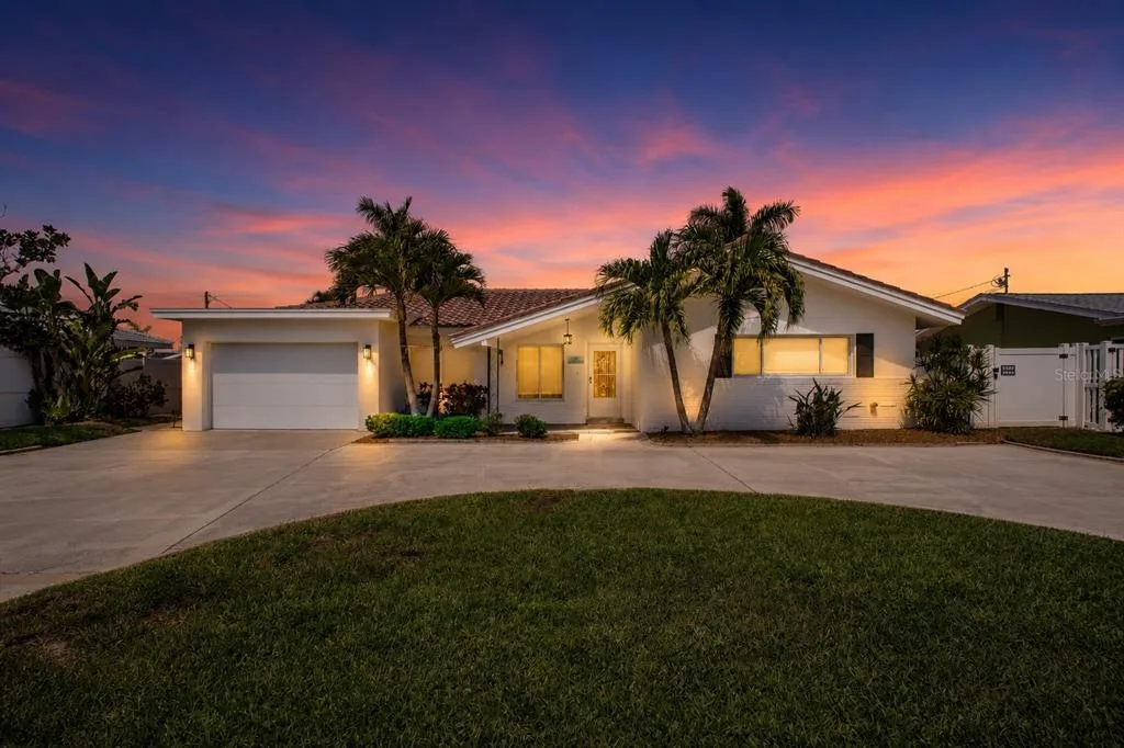 2220 E VINA DEL MAR BOULEVARD, ST PETE BEACH, FL 33706
