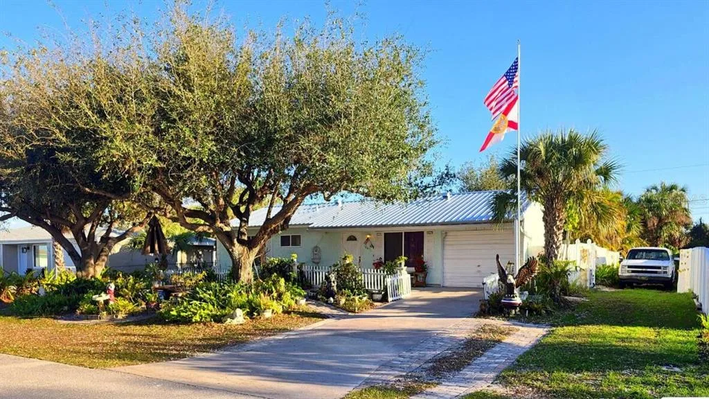 18671 KERRVILLE CIRCLE, PORT CHARLOTTE, FL 33948
