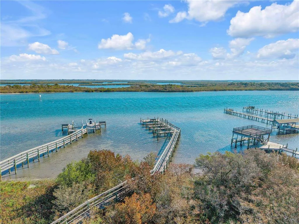 290 NAVAJO DRIVE, OAK HILL, FL 32759