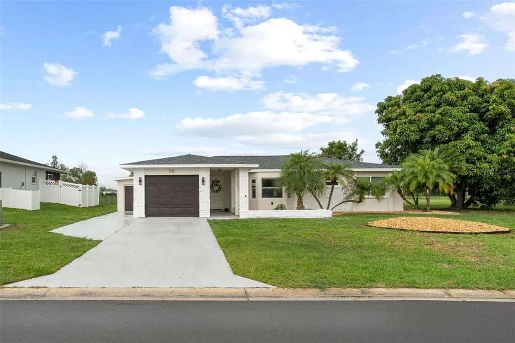 30 OAKLAND HILLS COURT, ROTONDA WEST, FL 33947
