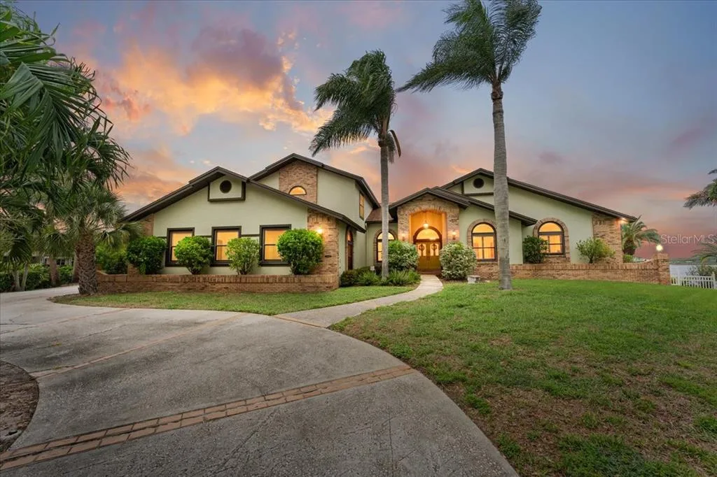 1589 MARY LANE, TARPON SPRINGS, FL 34689