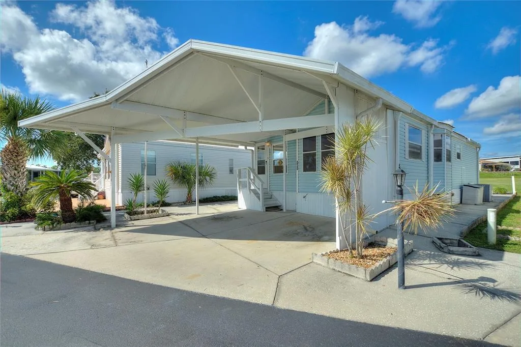 305 ARNOLD PALMER DRIVE, DAVENPORT, FL 33837