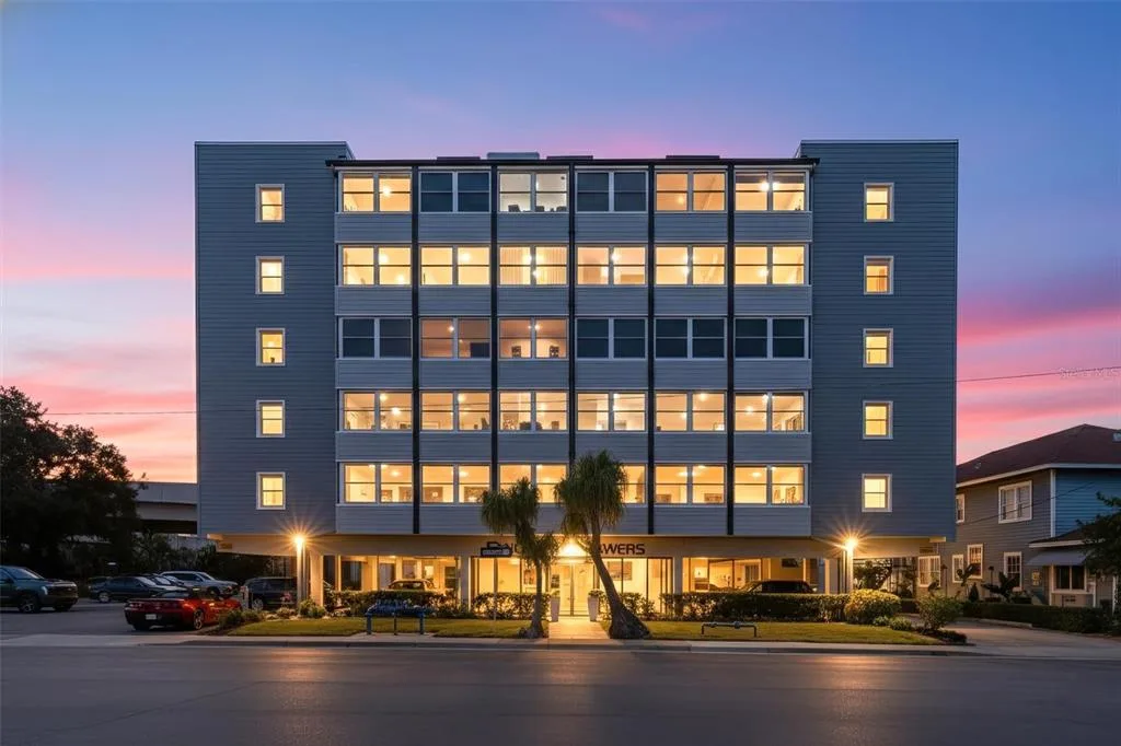 841 4TH AVENUE N # 32, ST PETERSBURG, FL 33701
