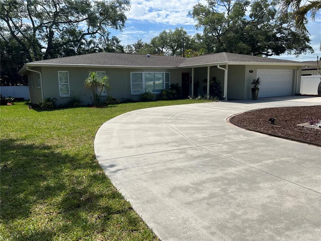 855 FOUNTAINHEAD DRIVE, LARGO, FL 33770