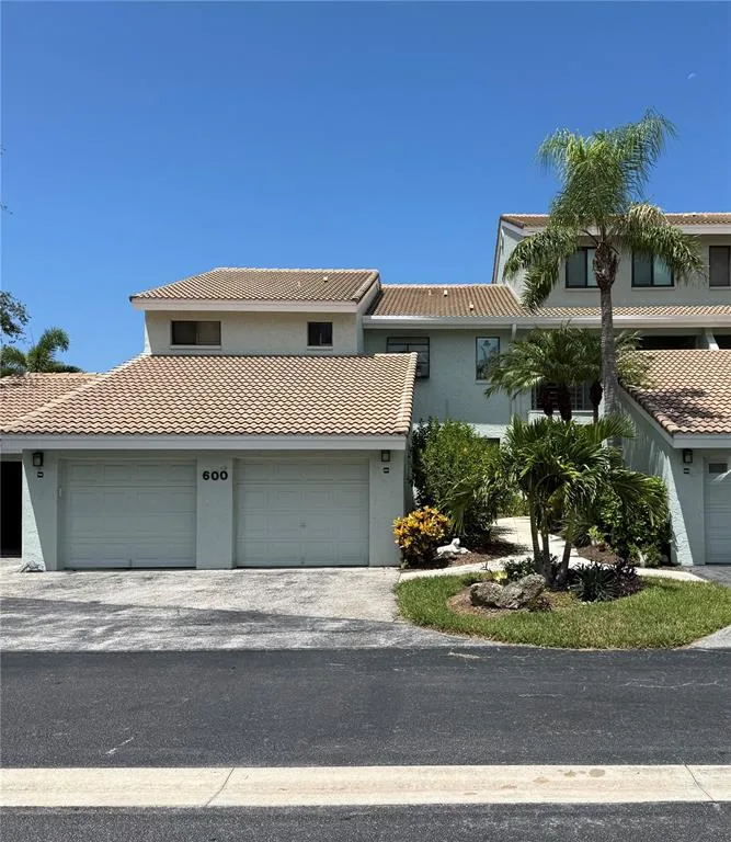 600 CARRIAGE HOUSE LANE # 201, NOKOMIS, FL 34275