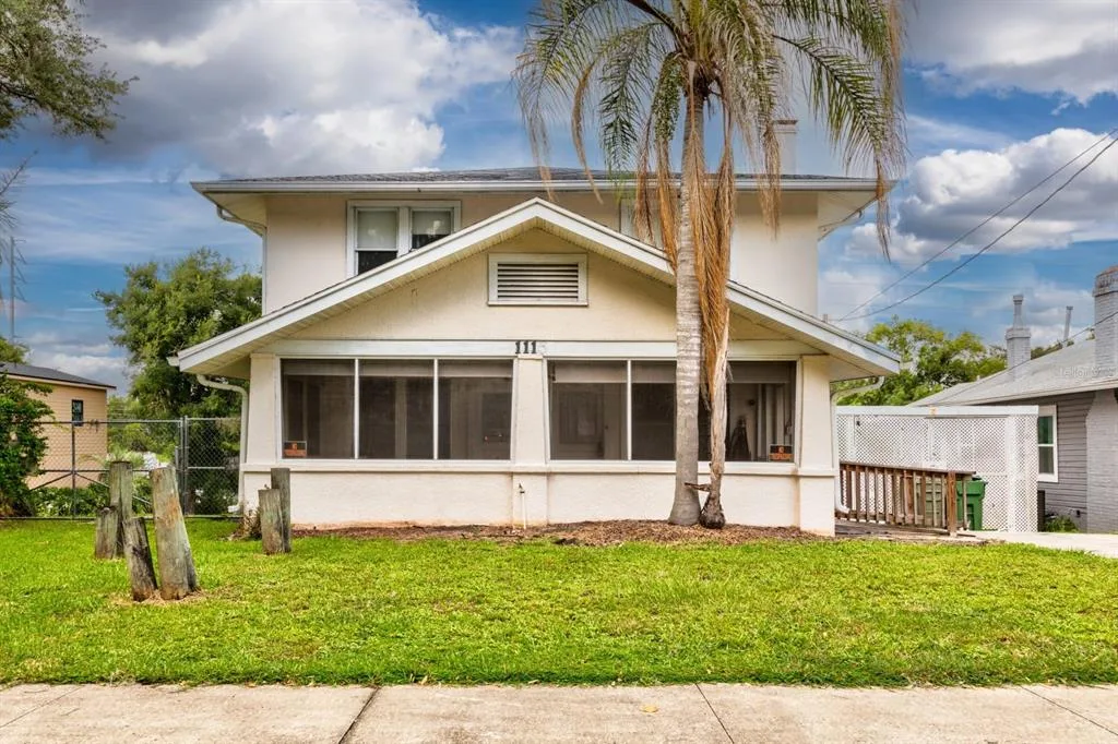 1116 W LINE STREET, LEESBURG, FL 34748