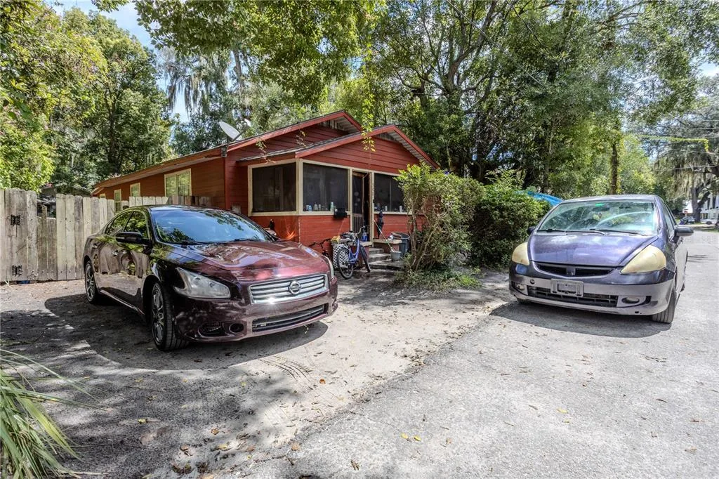 908 NW 4TH PLACE, GAINESVILLE, FL 32601