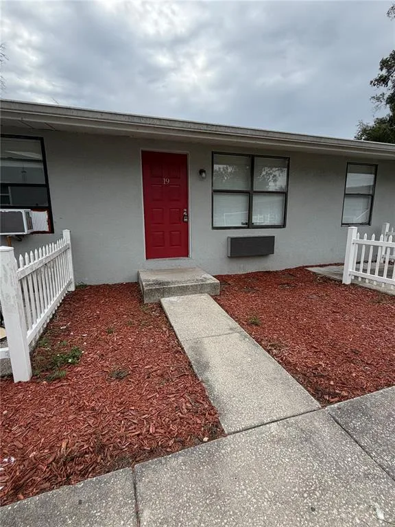 1400 STRAWBERRY PLACE # 19, PLANT CITY, FL 33563