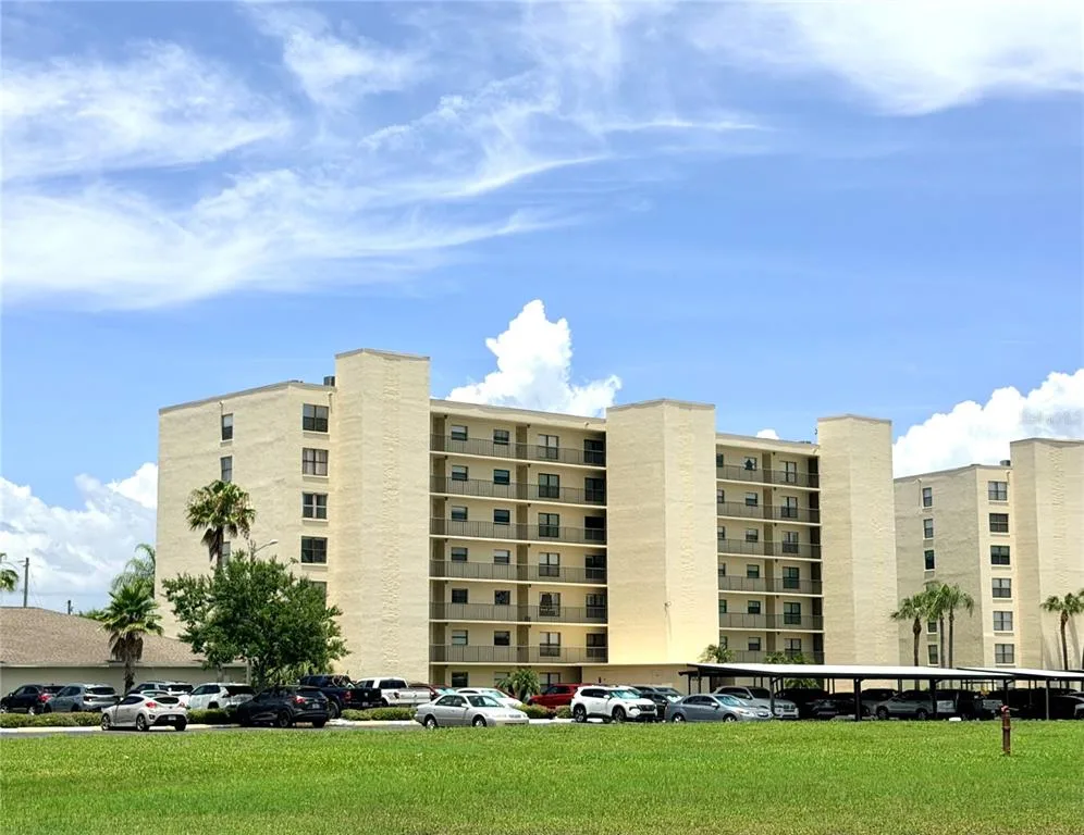 1000 COVE CAY DRIVE # 4D, CLEARWATER, FL 33760