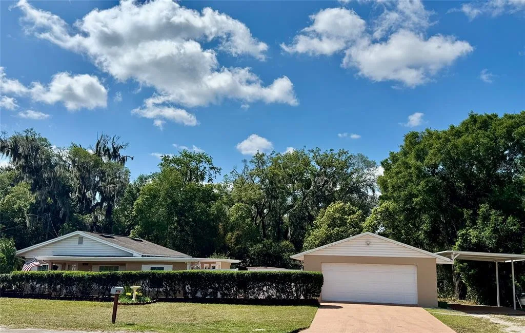 910 W FRENCH AVENUE, ORANGE CITY, FL 32763