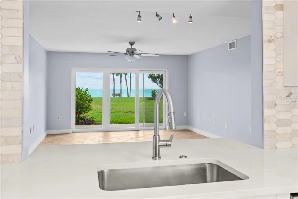 7530 SUNSHINE SKYWAY LANE S # T30, ST PETERSBURG, FL 33711