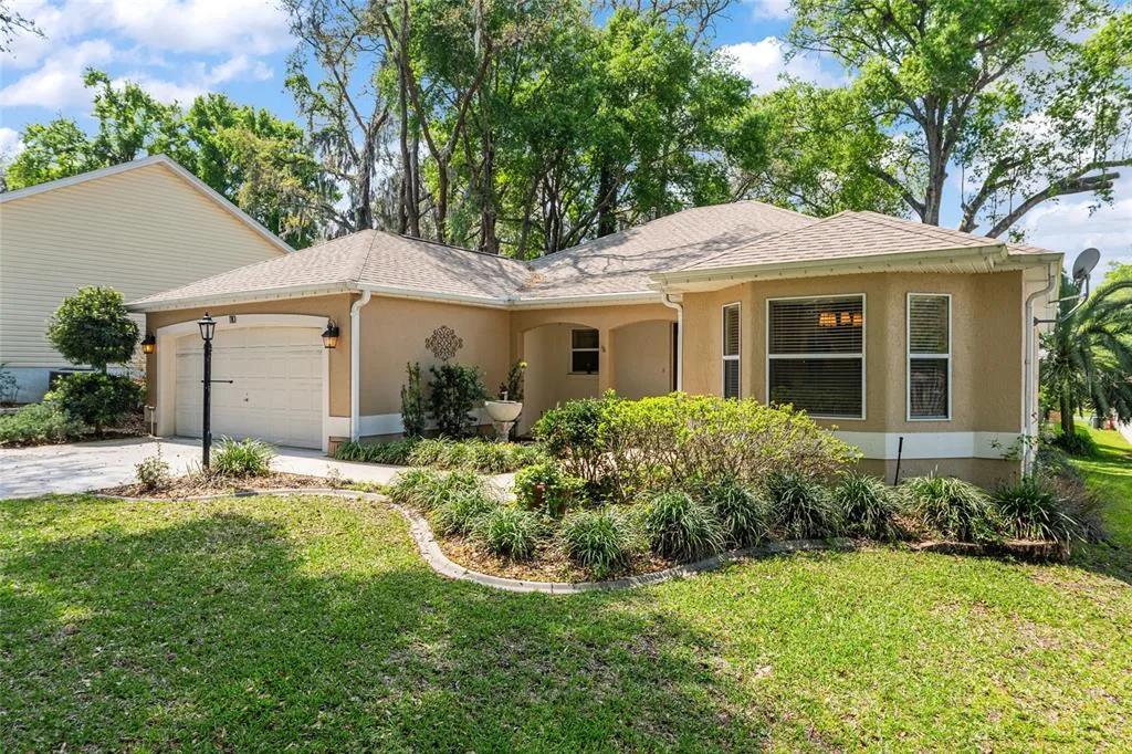 110 CHULA VISTA AVENUE, LADY LAKE, FL 32159