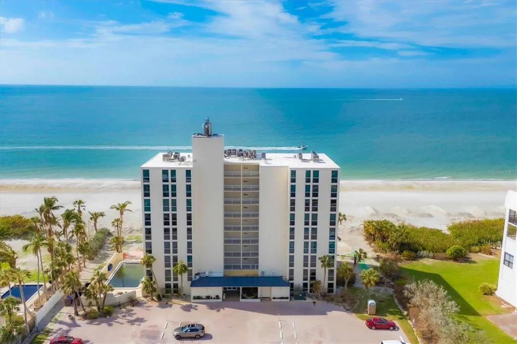 4485 GULF OF MEXICO DRIVE # PH2, LONGBOAT KEY, FL 34228