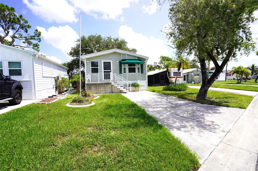 125 BROOKSHIRE DRIVE, NOKOMIS, FL 34275