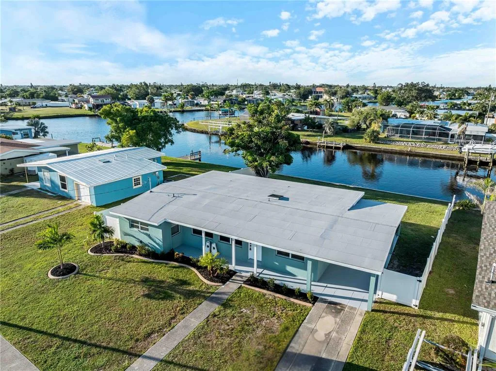 581 LINDLEY TERRACE, PORT CHARLOTTE, FL 33952