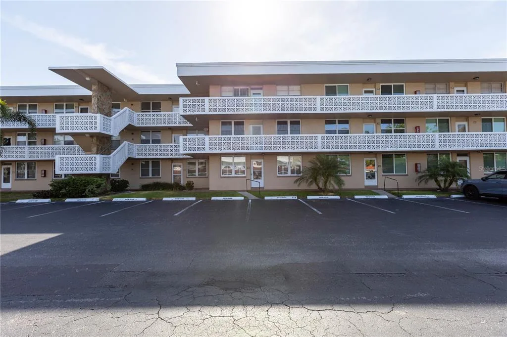4915 BAY STREET NE # 224, ST PETERSBURG, FL 33703