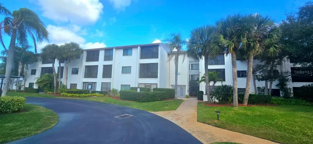 1001 TARTAN DRIVE # 302, PALM HARBOR, FL 34684