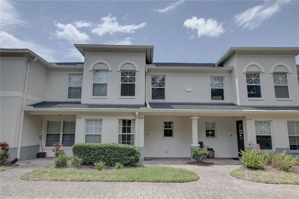 9516 CHARLESBERG DRIVE, TAMPA, FL 33635