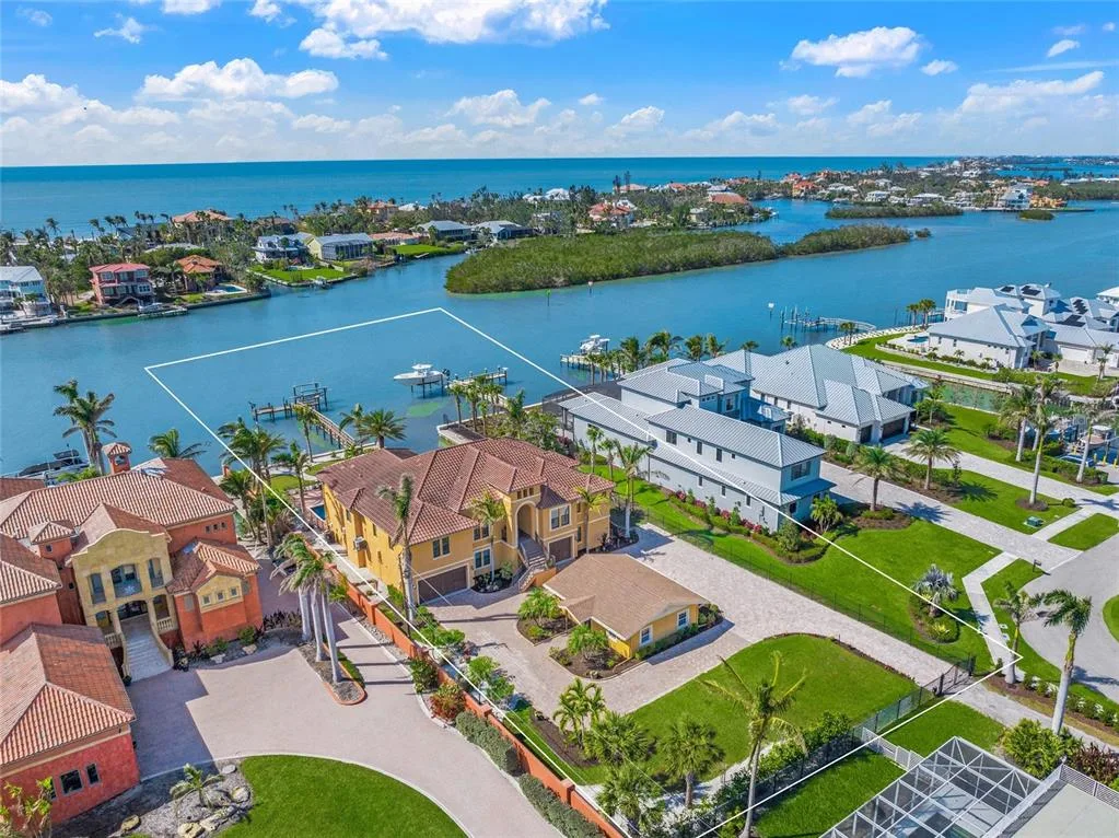 471 BAYSHORE ROAD, NOKOMIS, FL 34275