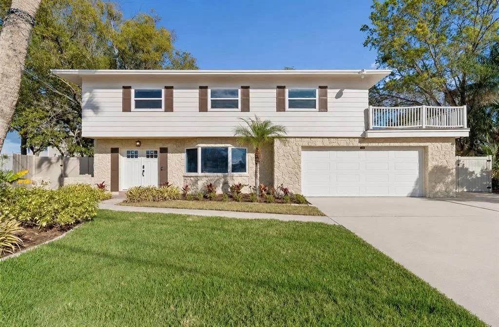 8402 BOXWOOD DRIVE, TAMPA, FL 33615