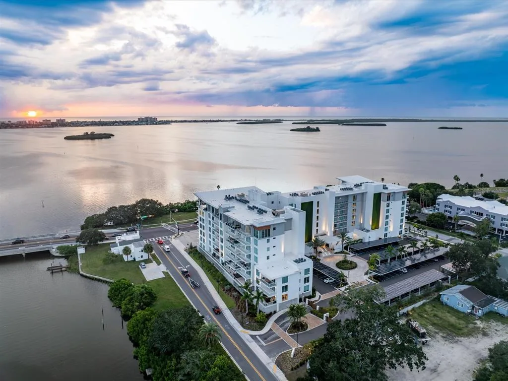 1020 SUNSET POINT ROAD # 511, CLEARWATER, FL 33755