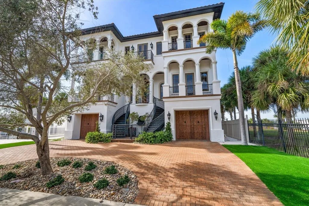 1040 ELDORADO AVENUE, CLEARWATER BEACH, FL 33767