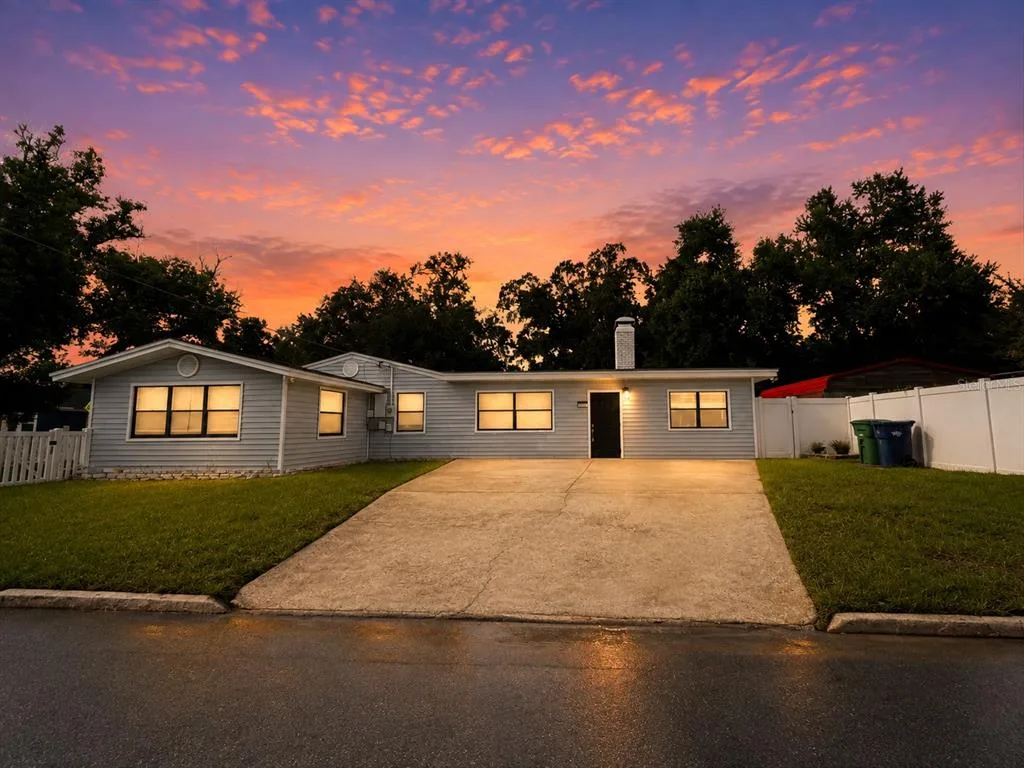 7301 N DARTMOUTH AVENUE, TAMPA, FL 33604