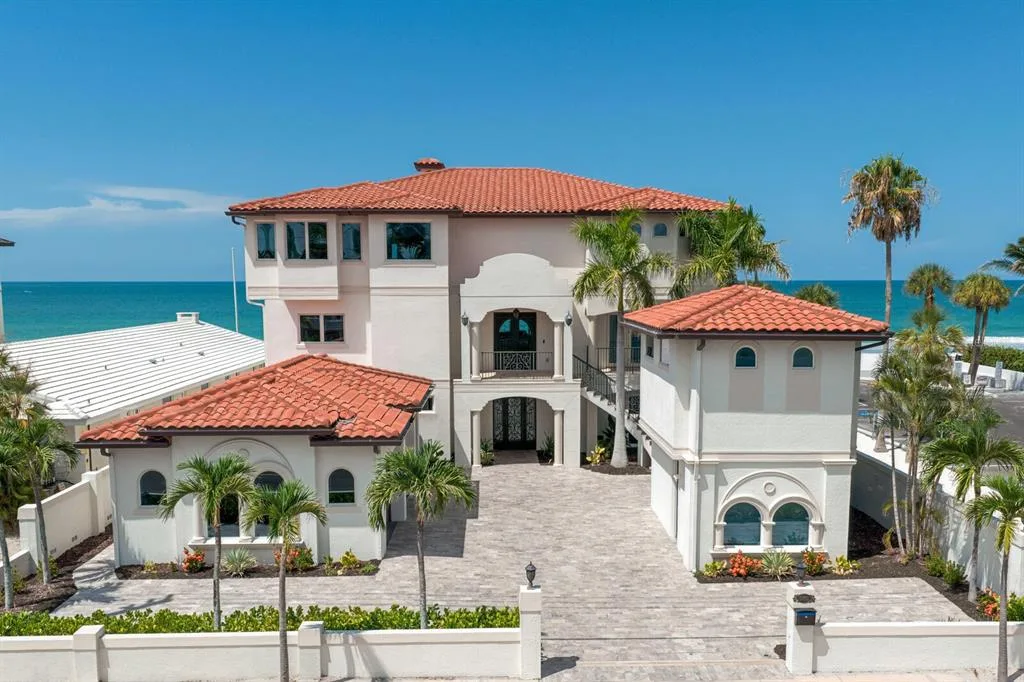 15912 GULF BOULEVARD, REDINGTON BEACH, FL 33708