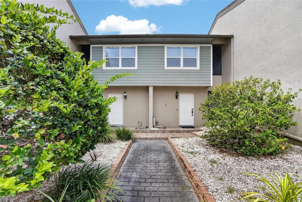 1028 APOLLO BEACH BOULEVARD # 11, APOLLO BEACH, FL 33572