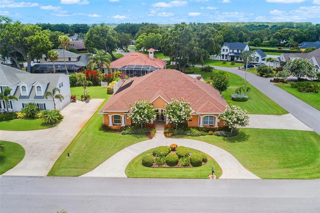 328 HAMILTON SHORES DRIVE NE, WINTER HAVEN, FL 33881