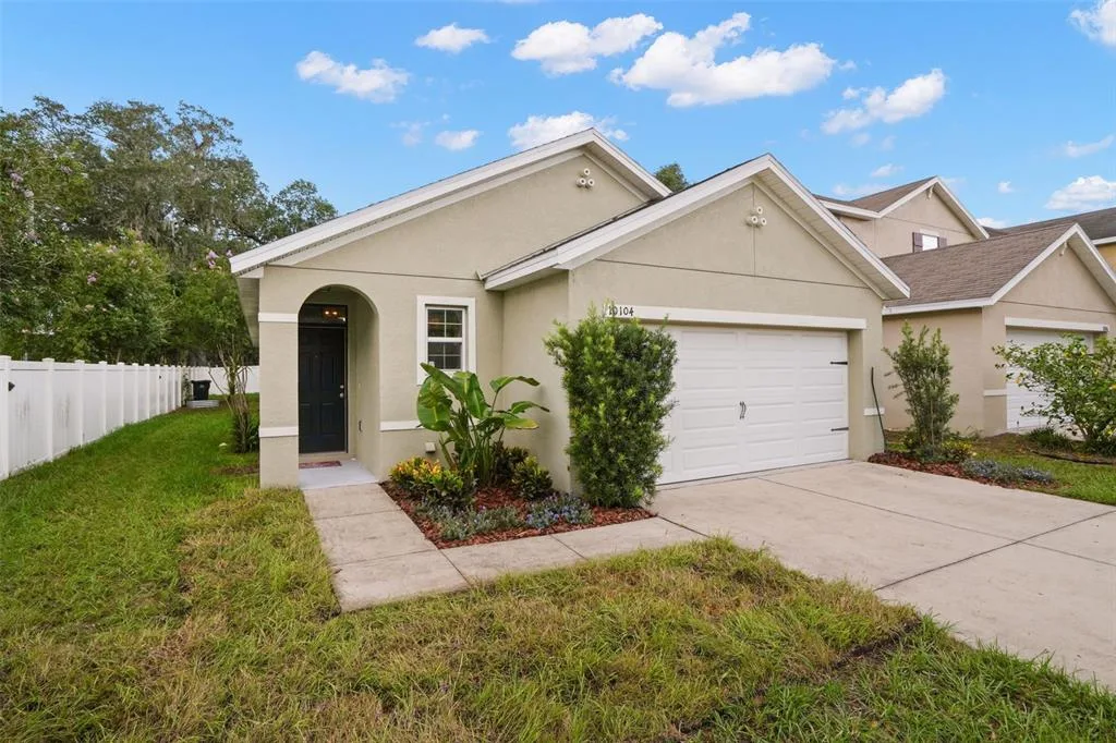 10104 HAWK STORM AVENUE, TAMPA, FL 33610