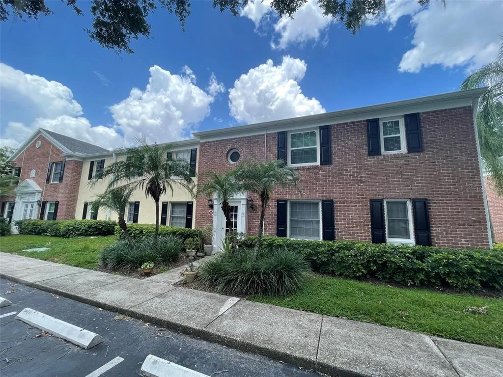 13686 ORANGE SUNSET DR # 201, TAMPA, FL 33618